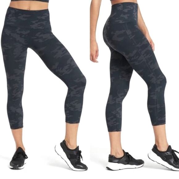 Spanx Look at Me Now $99 Seamless Camo Cropped Leggings XL Black Gray NWOT - Picture 3 of 10